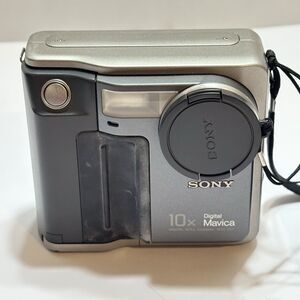 Sony Digital Mavica MVC-FD7 10x Optical Zoom Floppy Disk Camera